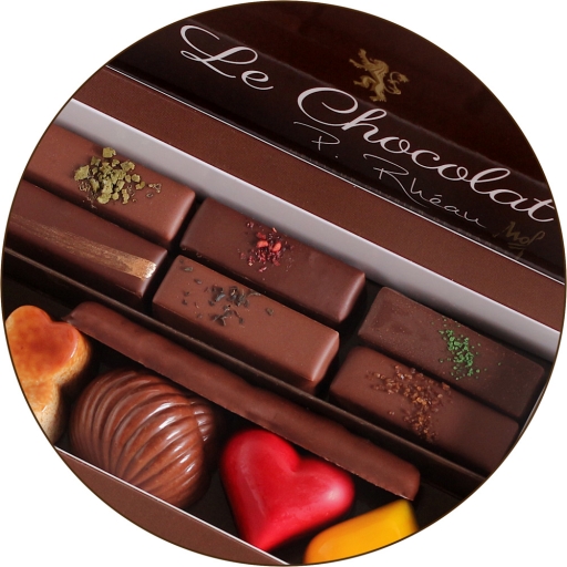 Etui de 18 chocolats assortis